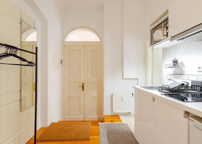 In Einem Ruhigen Garten, In Der Mitte *