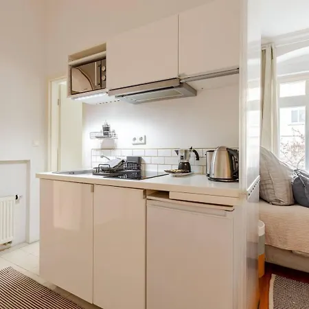 Appartement In Einem Ruhigen Garten, In Der Mitte Berlin