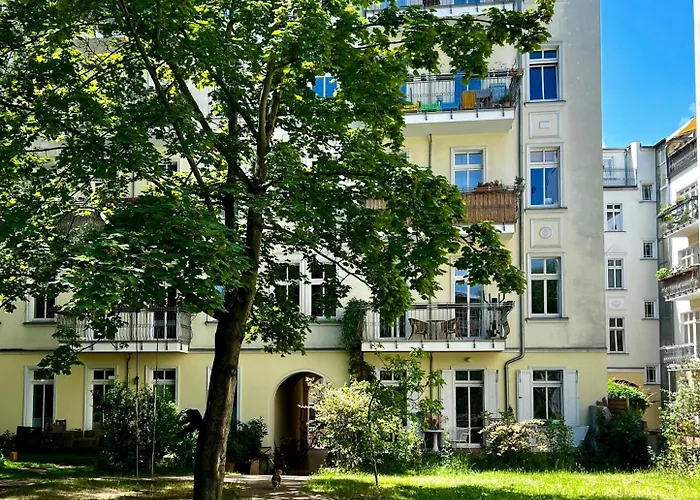 In Einem Ruhigen Garten, In Der Mitte Apartament Berlin