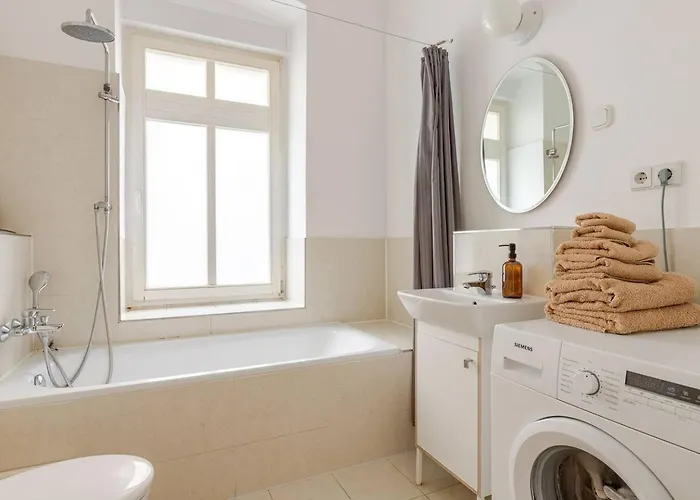 In Einem Ruhigen Garten, In Der Mitte * Berlin